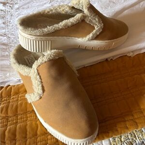 SOUL Naturalizer Tan Mules with Cream Trim